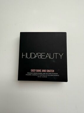 HUDA BEAUTY Easy Bake and Snatch Pressed Setting Powder - Cherry Blossom Cake